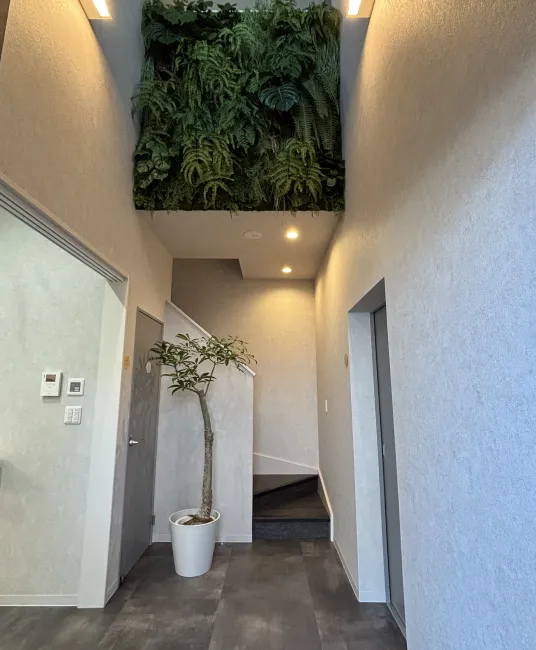 エントランス 壁面After