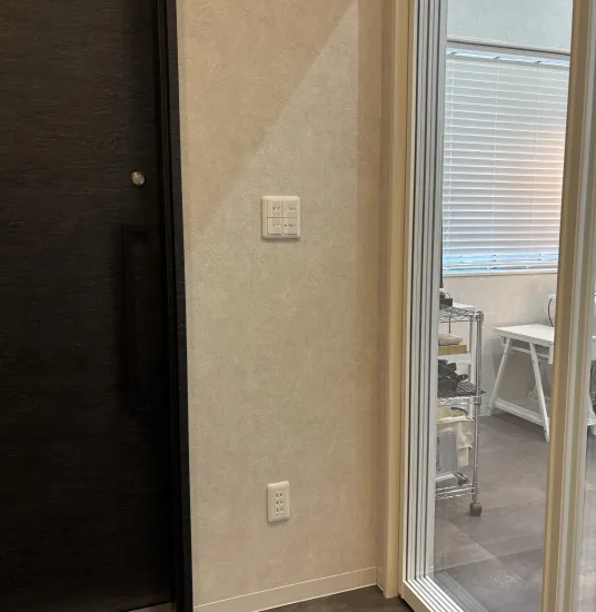 エントランス ドア横Before